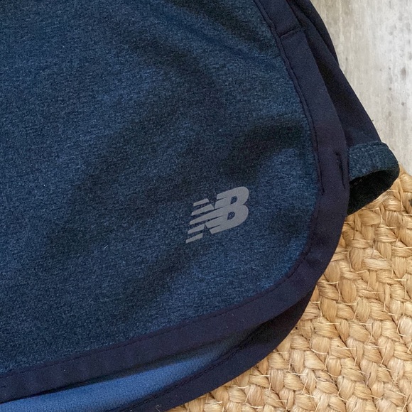 🤎3 for $20!🤎 New Balance Women’s Shorts Black/Grey Size Medium - Picture 2 of 9